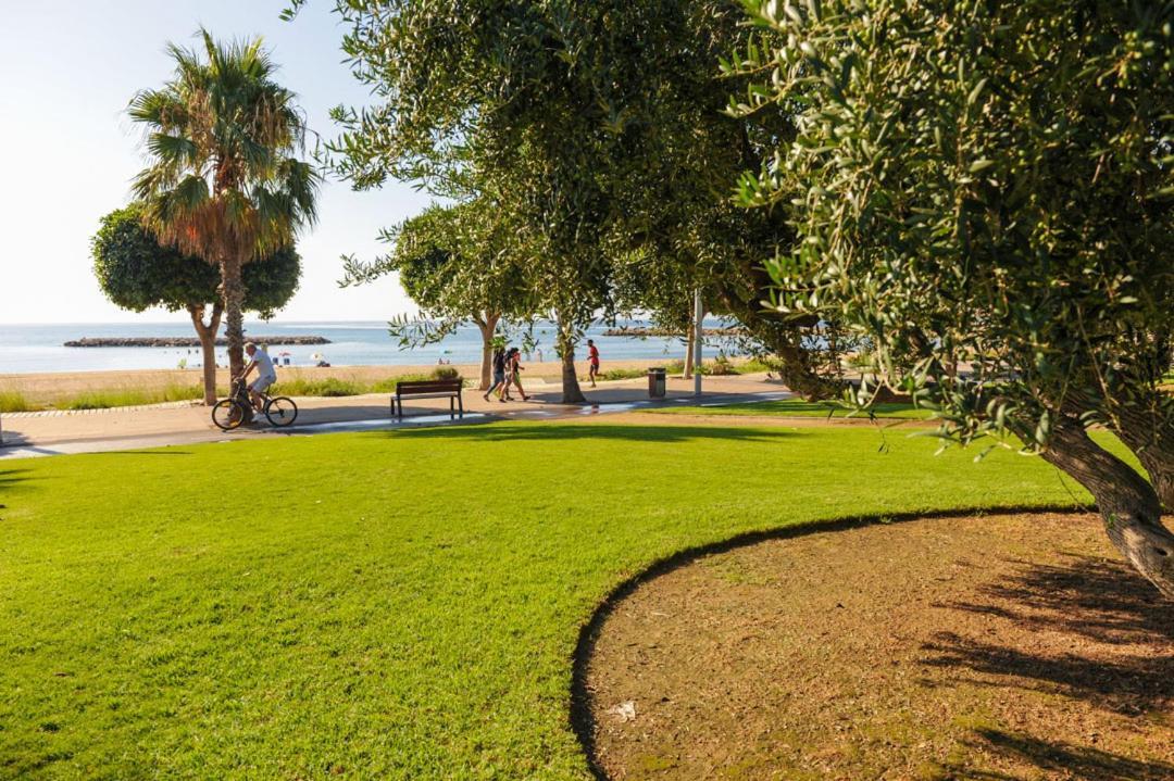 Casa Del Dorado Playa Cambrils Villa Exterior photo